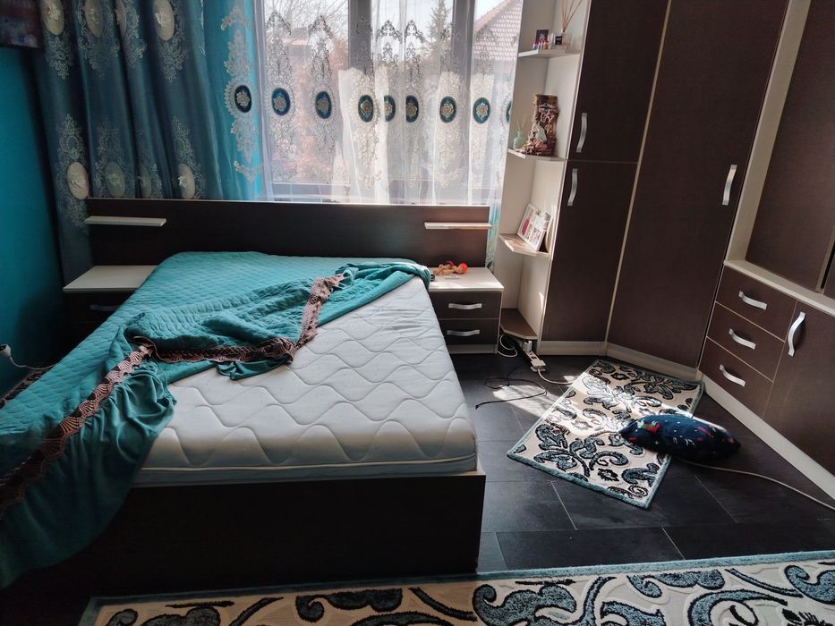 Vand mobilă tineret