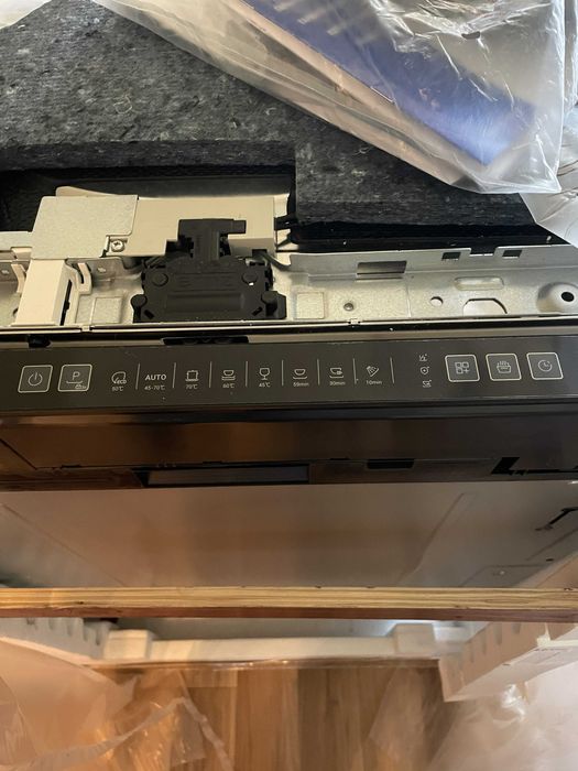 Посудомоечная машина Haier HDWE16-594RU, 60 см. Новая. 400уе