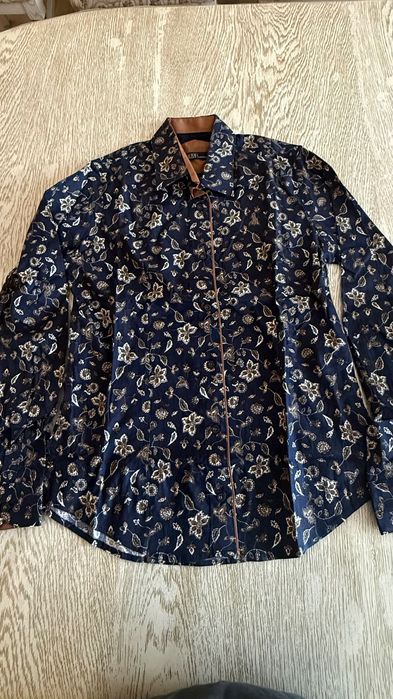 Рубашки офисные, хорошего качества