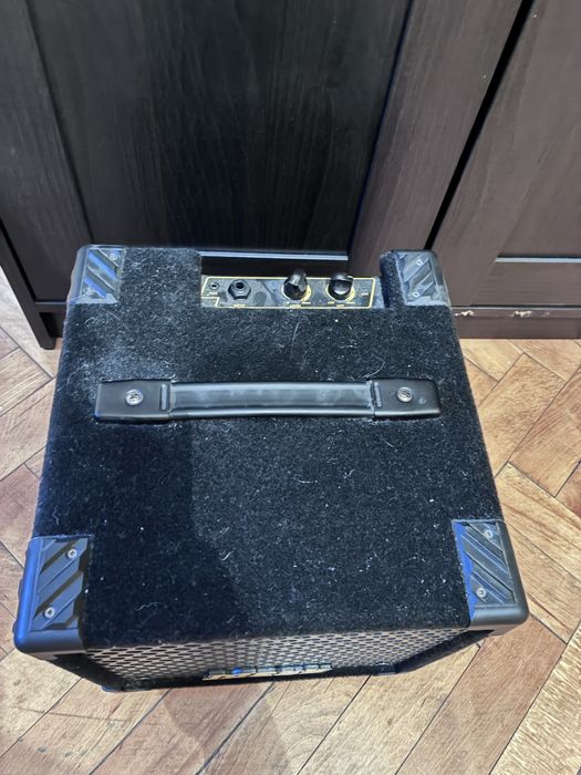 Markbass Micromark 801 малко бас комбо