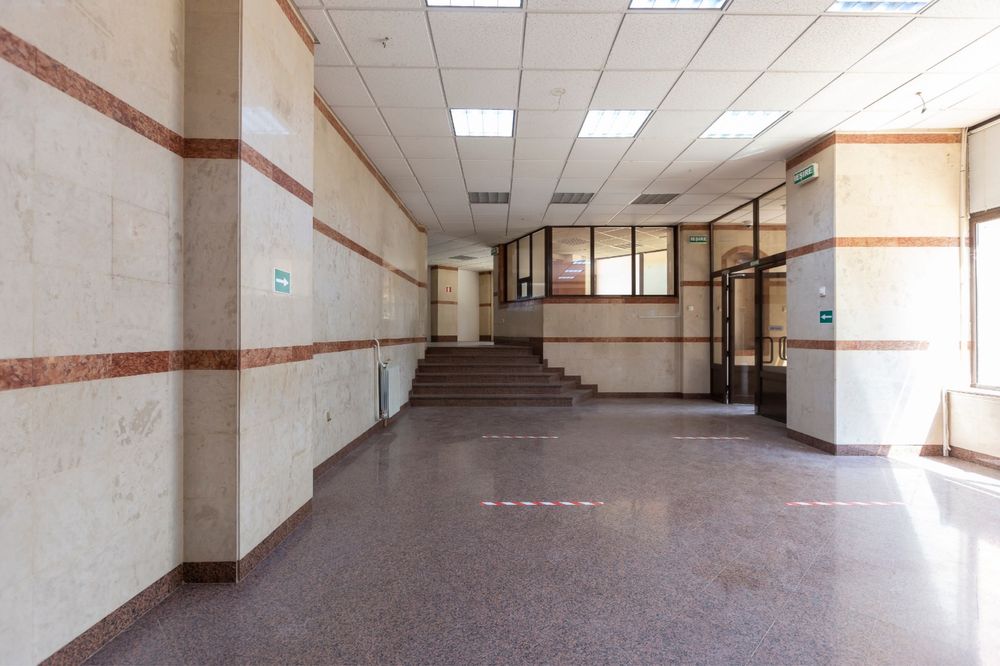 Spatiu comercial ( fost sediu banca BCR) 540 mp2,