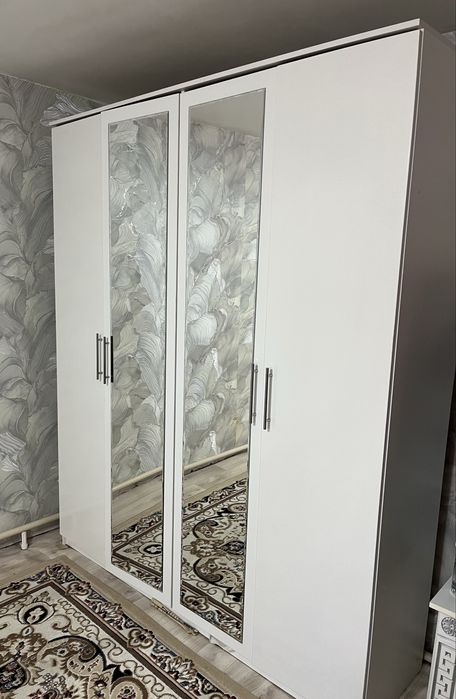 срочнооооо продается шкаф