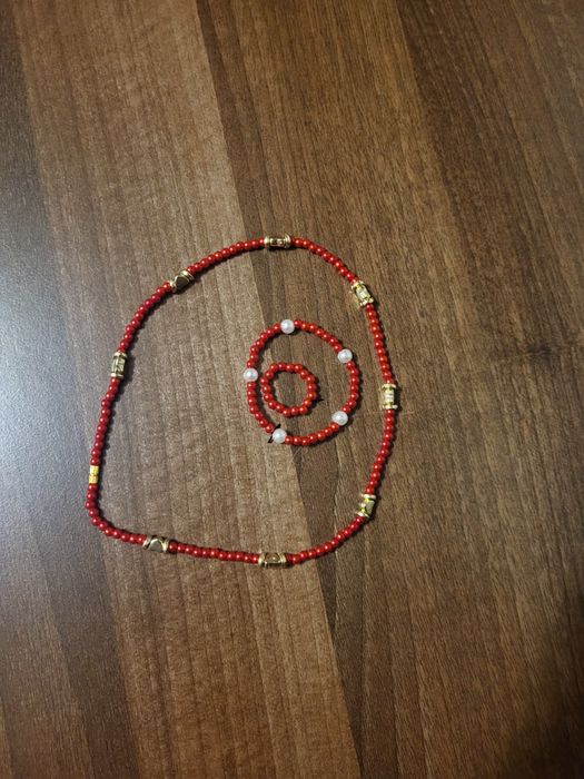 Hand made : inele , coliere , bratari , zgarzi