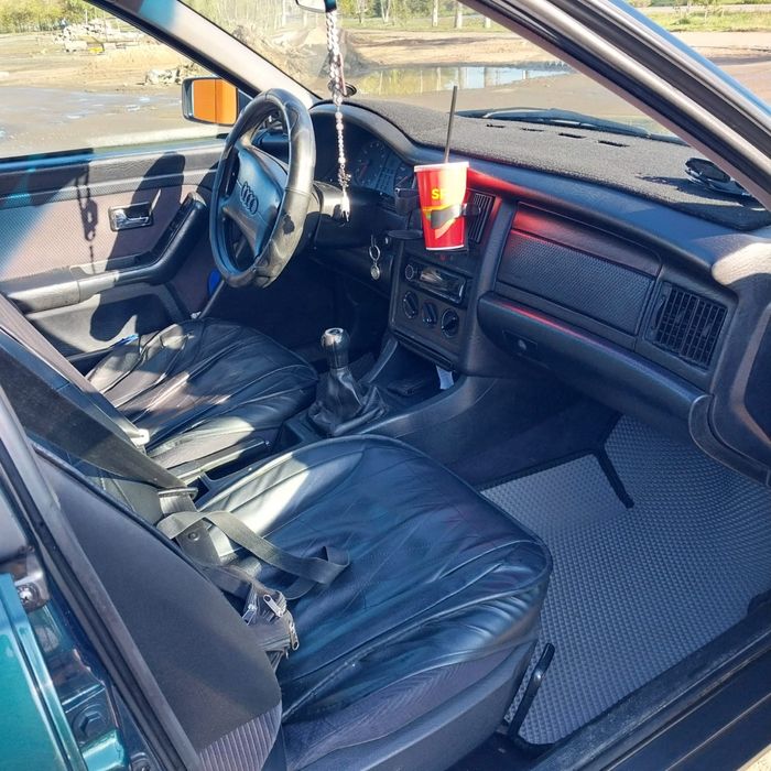 Машина , Ауди 80 В4 , 1995года