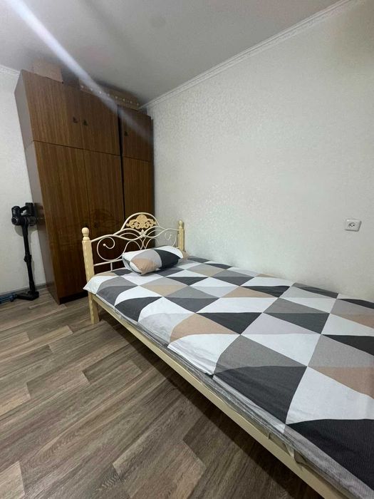 Продам  2х к. квартиру  на 8 мкр