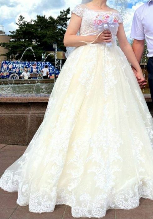 Свадебное платье