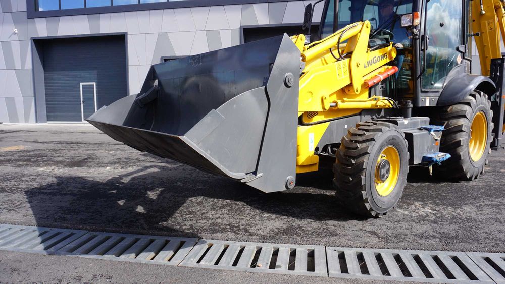 Экскаватор погрузчик LiuGong 777A