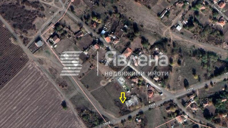 Парцел с лице на асфалтиран път