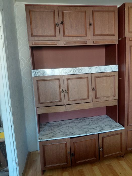 Продам шкаф старый
