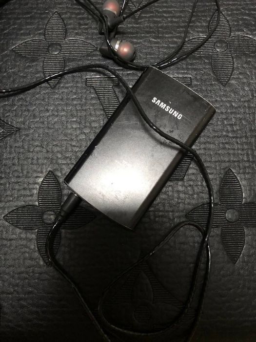Assalom alekum Mp4 Player Sotiladi Original Samsung
