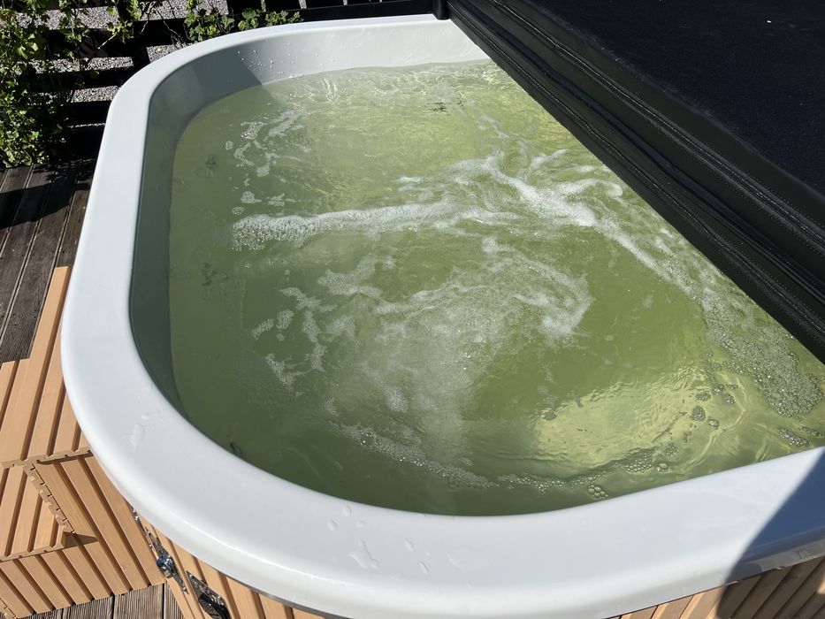Noua GENERATIE De Ciubar - Jacuzzi / Cu Sistem Pompa De Caldura.