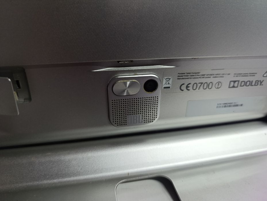Tableta 13 inch Lenovo cu videoproiector model yoga 2 pro  1380f