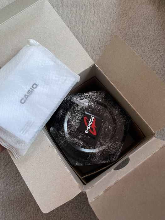 НОВ Casio G-shock GA-710GB-1AER