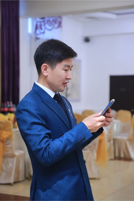 Тамада, Асаба, Ас басқарушы