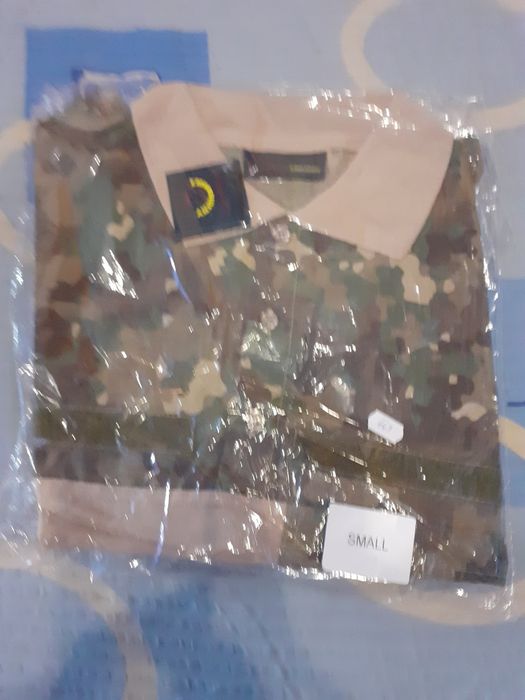 Tricou polo combat.