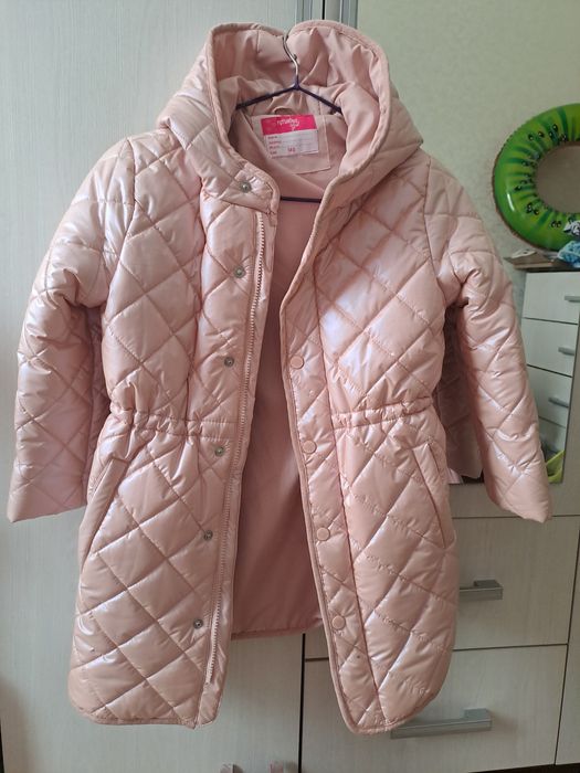 Продам детские демисезонные курку и ботинки