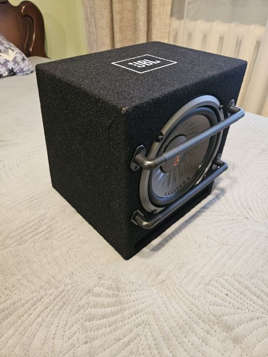 Сабвуфер активный JBL BASSPRO 8
