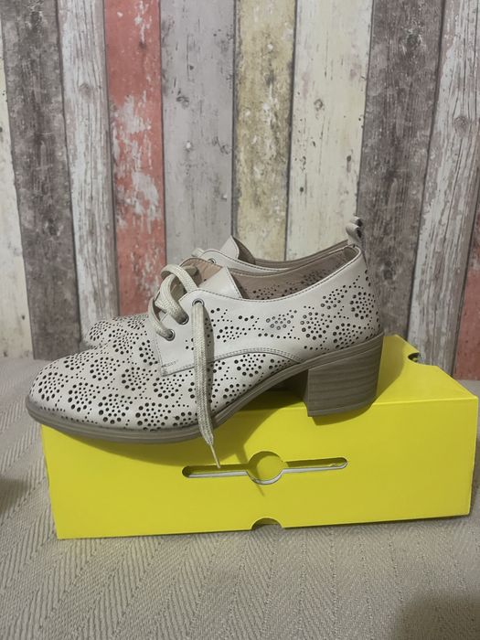 Обувки от естесяена кожа