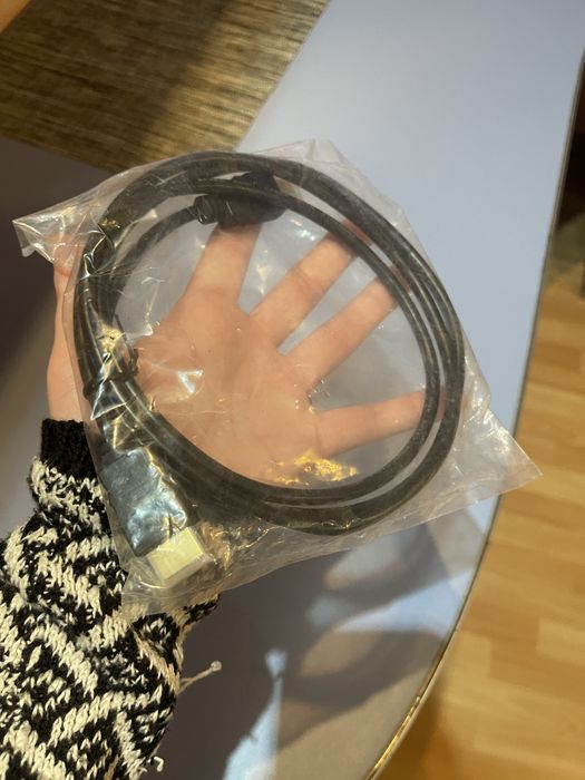 Cablu nou cu eticheta