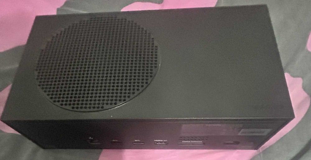 Vand Xbox series S de 1TB Negru