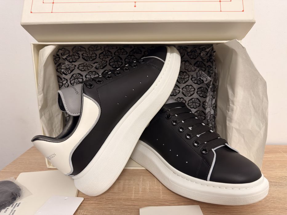 ! Reducere ! Adidasii alexander Mcqueen negrii reflective