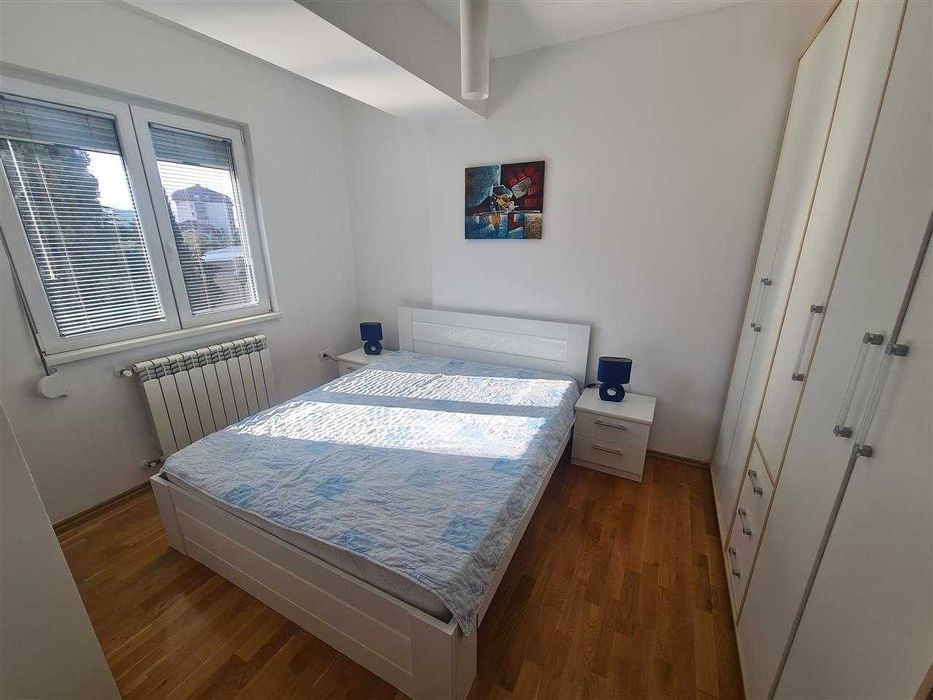 Дава се под наем Тристаен апартамент в София, Зона Б-5 - 90 кв.м за 714 € - Снимка #2