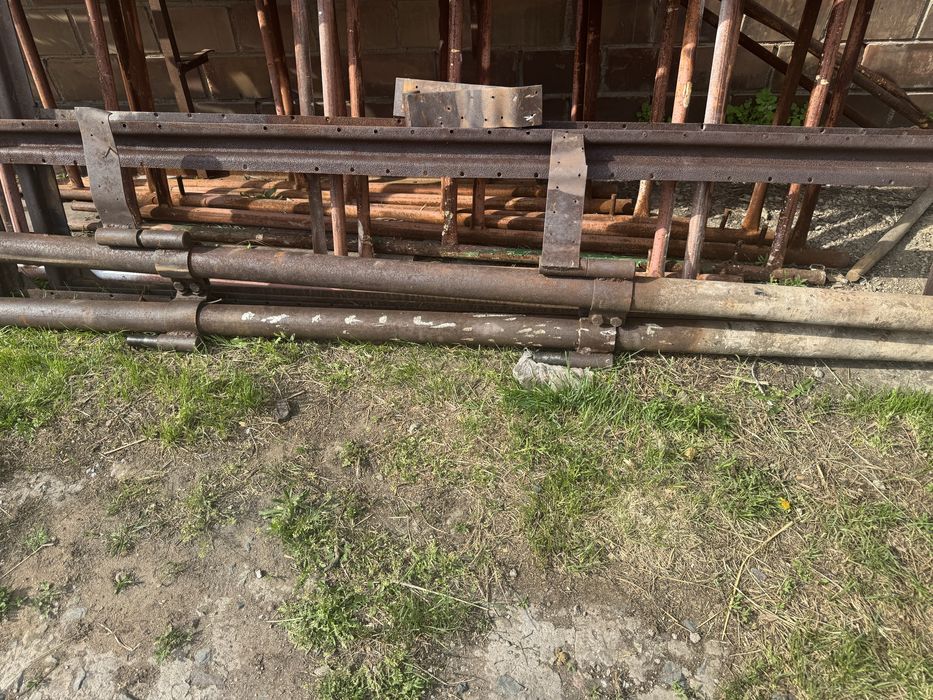 Продам ворота со столбами