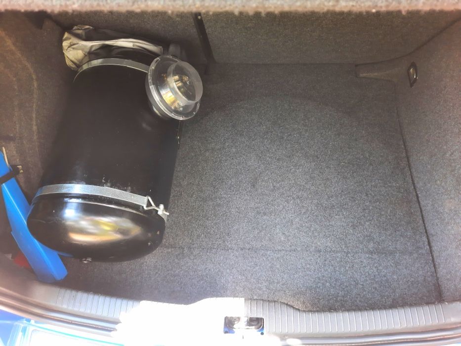 Продавам ФОЛКСВАГЕН Голф 1,6 С АГУ