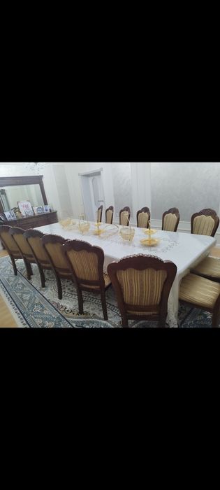 Стол и стулья 16 шт