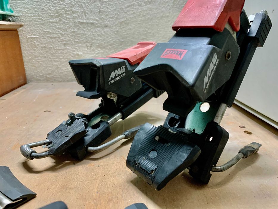 Стари ретро винтидж луксозни ски автомати Marker M46 TC