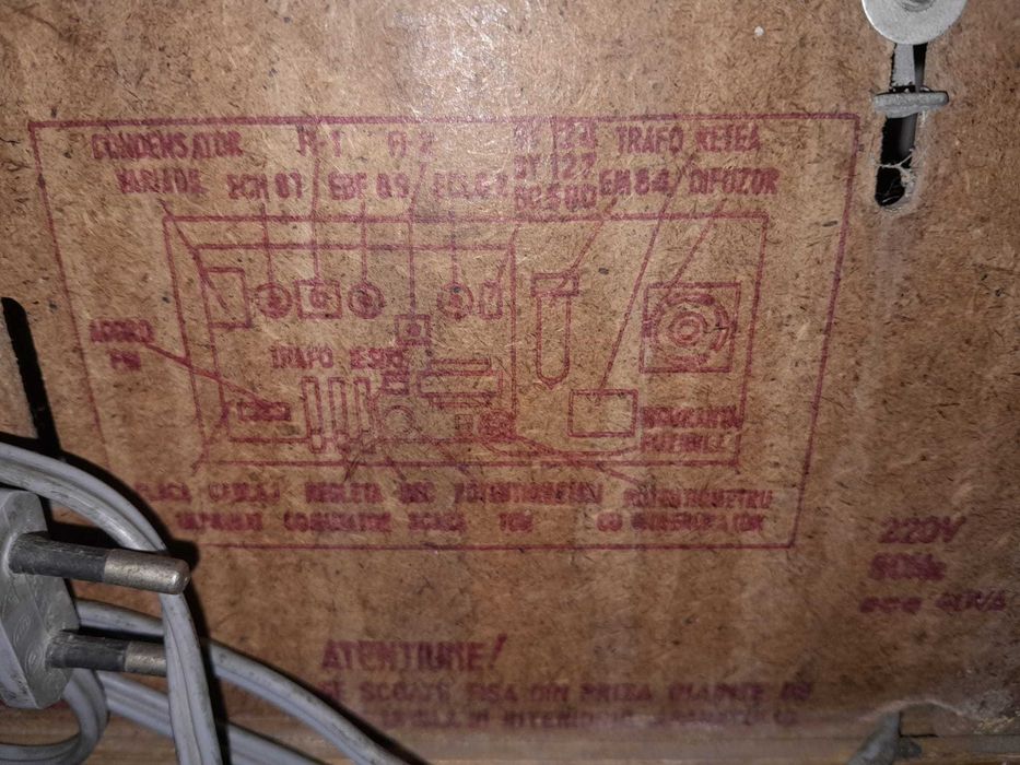 Radio vechi romanesc  Aida functional