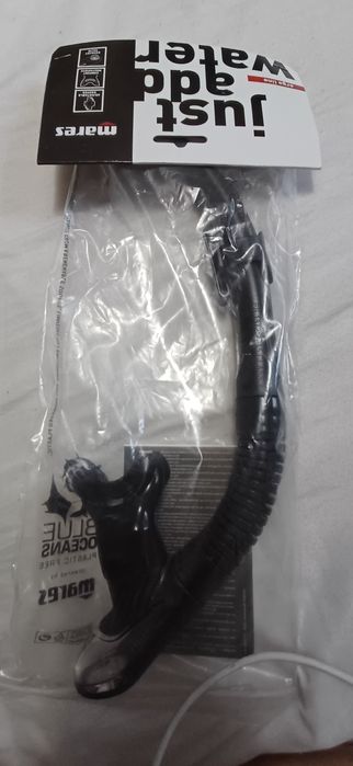 Маска и трубка для подводной охоты.