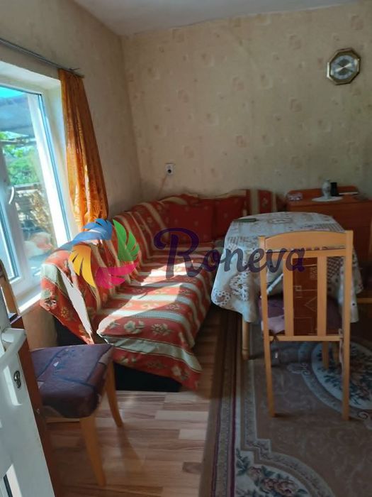 Къща в Варна, област-с.Житница с двор  2226 м2 цена 41990 евро