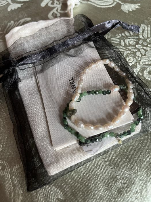 Гривни от естествени камъни