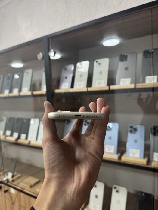 iPhone 11