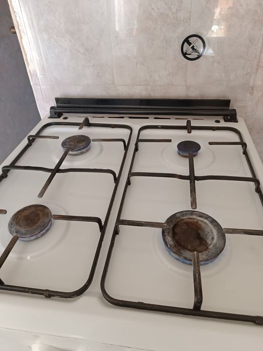 Газовая плита  б.у