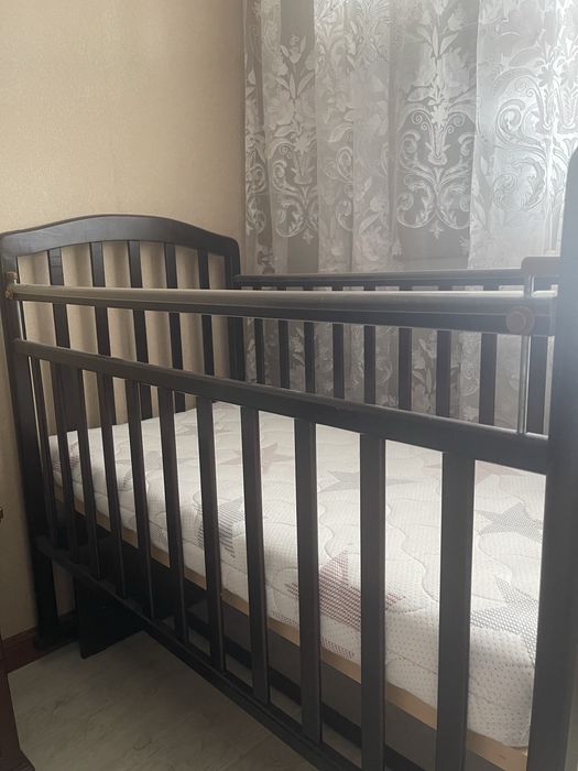 Продам детскую кроватку