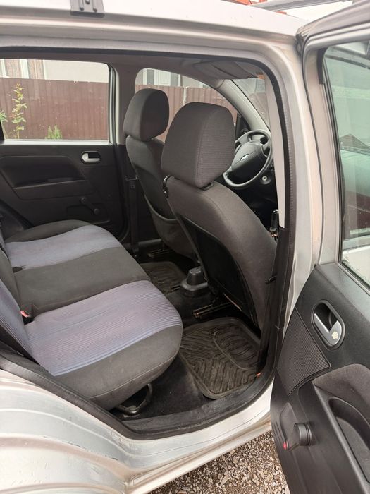 Vând Ford fusion 1.4 tdci