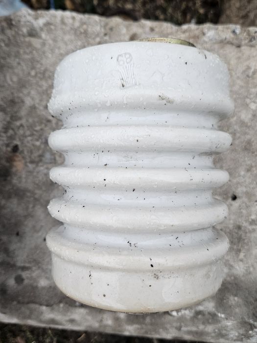 Izalatorlar oporniylar