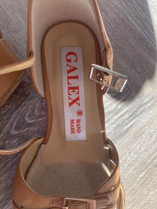 Продам туфли детские