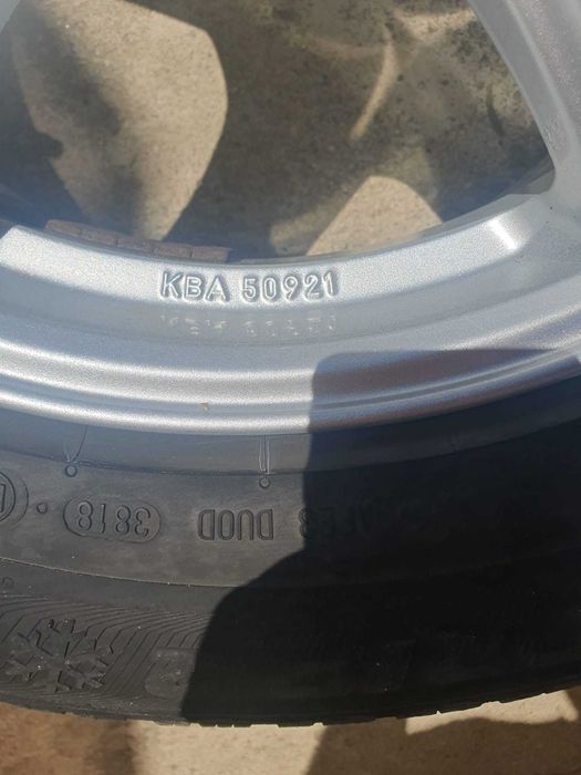 Set Jante Originalepe  17″ + Anvelope Iarnă 215/65R17 DOT 2018 (2000 lei)