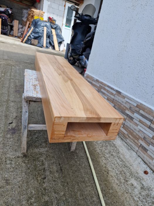 Scări,trepte plutitoare din lemn masiv,baluștri și accesorii scară