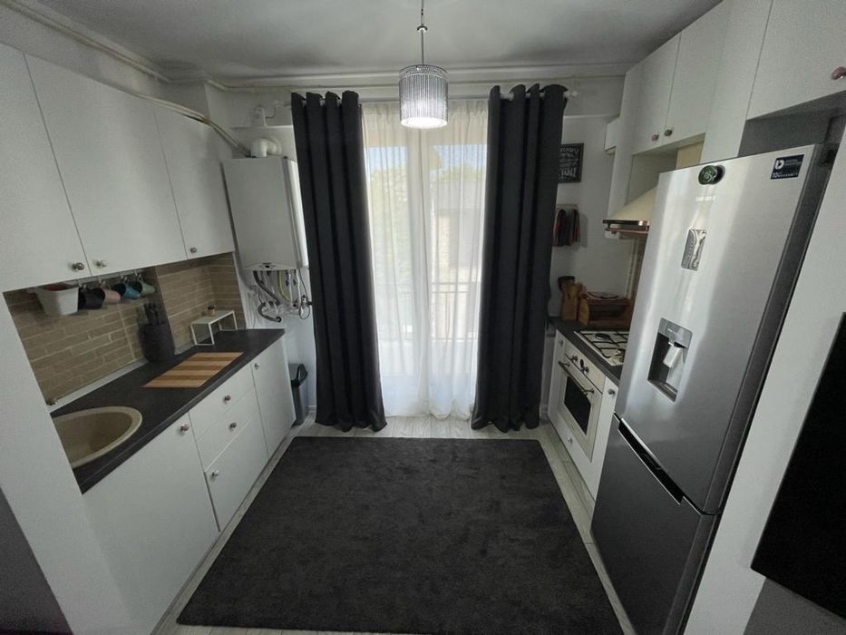 Vand apartament 2 camere zona Vitan