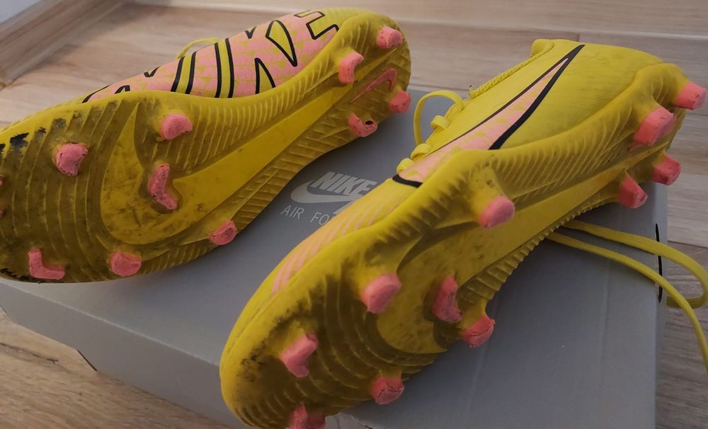 Adidasi fotbal Mercurial