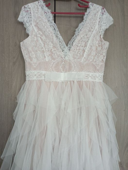 Rochie elegantă cu dantela
