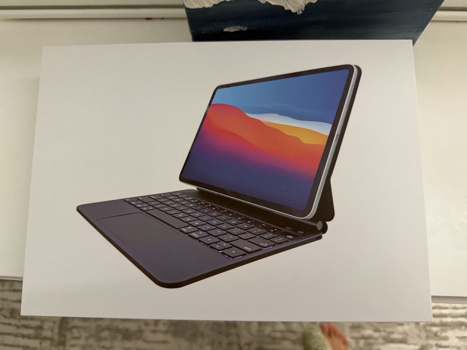 Чехол клавиатура на айпад а 16