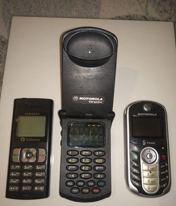 Телефоны только для коллекции. Motorola, Samsung.