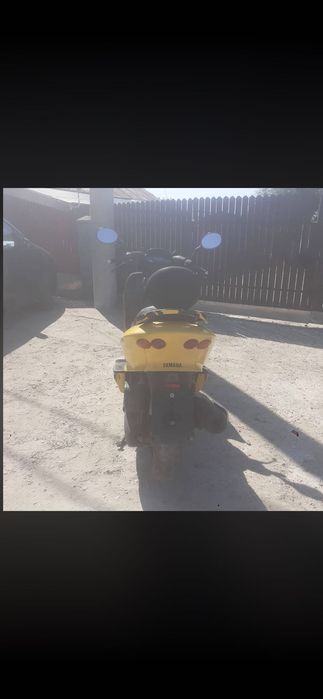 Vând sau schimb yamaha majesty 150cc nu are nici o problema
