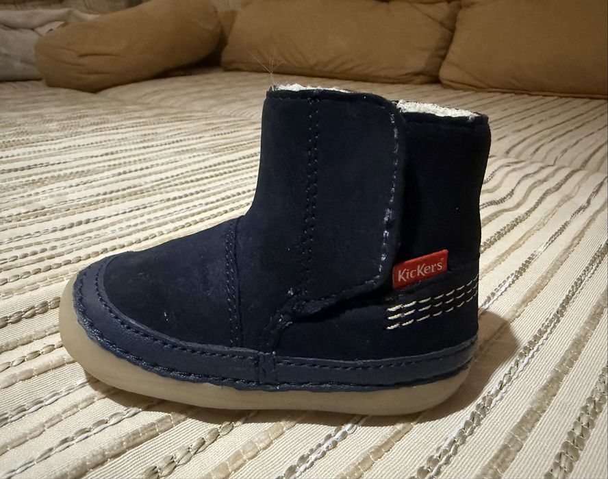 Боти от велур с велкро, 19 номер Kickers