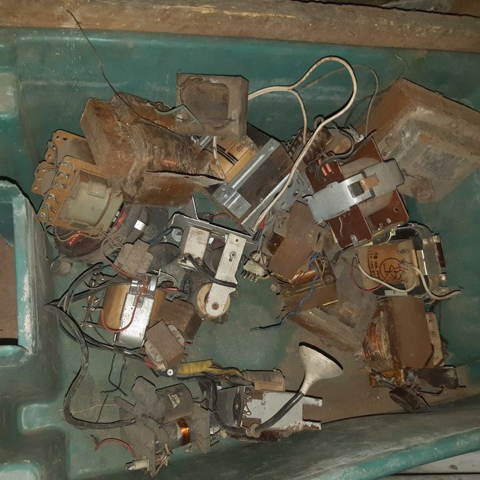 Трансформатори и кондензатор